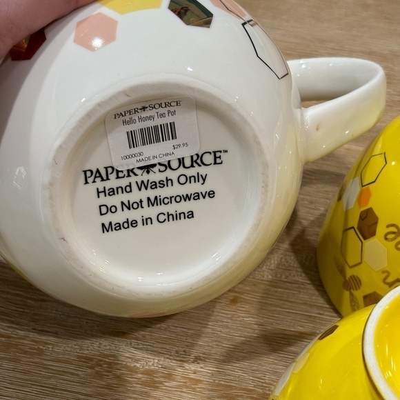 NWOT Paper Source Hello Honey Queen Bee Tea Set Bundle Collection, Set of 5 - Picture 14 of 16